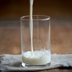牛乳に含まれる良質なたんぱく質は血圧を下げる