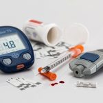 血圧が高いほど AGE が蓄積されて糖尿病合併症が早期化・悪化しやすい